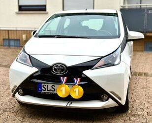 Toyota Toyota Aygo (X) 1,0-l-VVT-i x x, wenig Kilometer Gebrauchtwagen