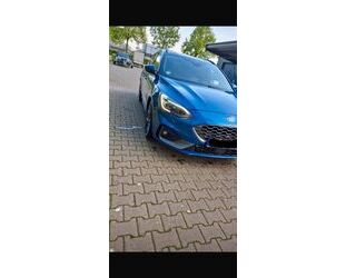 Ford Ford Focus 2,3 EcoBoost ST Styling-Paket Turnier . Gebrauchtwagen