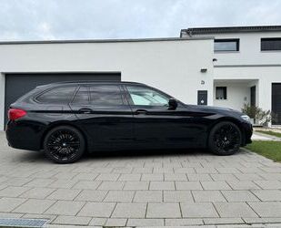 BMW BMW 530d xDrive Touring Standhzg. Gebrauchtwagen