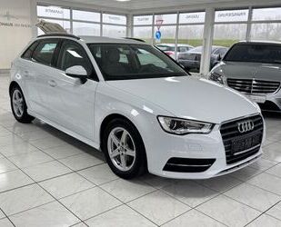 Audi Audi A3 Sportback attraction+Navi+Tempomat+Bi-Xeno Gebrauchtwagen