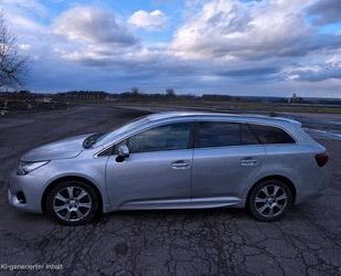 Toyota Toyota Avensis 2,0-l-D-4D Edition S+ Touring Sport Gebrauchtwagen