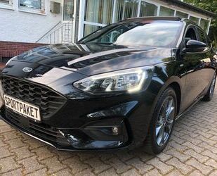 Ford Ford Focus Turnier ST-Line/1.Hand/Panorama/ Gebrauchtwagen