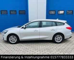 Ford Ford Focus Turnier Titanium Navi Apple Car LED Kam Gebrauchtwagen