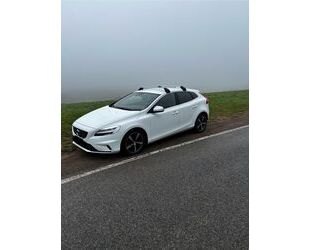 Volvo Volvo V40 T2 R Design Gebrauchtwagen