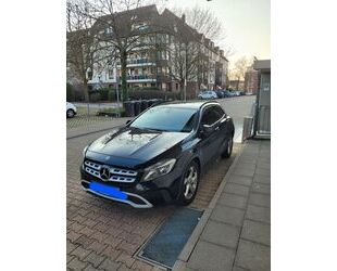 Mercedes-Benz Mercedes-Benz GLA 180 DCT - Gebrauchtwagen