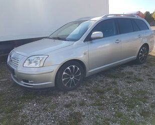 Toyota Toyota Avensis Kombi 1.8 Sol Gebrauchtwagen