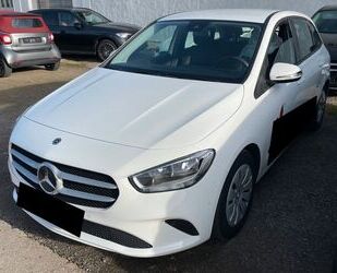 Mercedes-Benz Mercedes-Benz B 180 AUT. R-KAMERA DAB NAVI SITZ-HZ Gebrauchtwagen