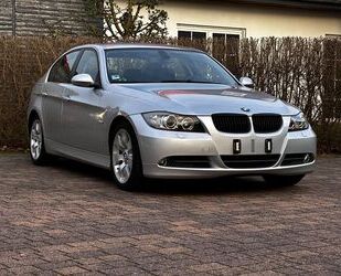 BMW BMW 330i - Automatik Xenon Gebrauchtwagen