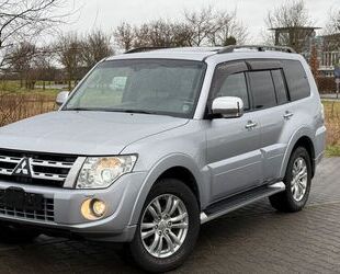 Mitsubishi Mitsubishi Pajero 3.2 DI-D Edition 30*LEDER*PANO*N Gebrauchtwagen