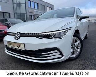 VW Volkswagen Golf VIII Lim. Life ACC SHZ APPLE CAR A Gebrauchtwagen