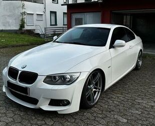 BMW BMW 320d COUPÉ*M PAKET*Xenon*Navi*HarmanKardon*8Fa Gebrauchtwagen