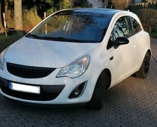 Opel Opel Corsa 1.4 Color Edition 74kW weiß Gebrauchtwagen