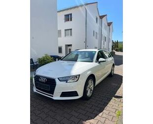 Audi Audi A4 40 TFSI S tronic Avant 1.Hand Checkheftge Gebrauchtwagen