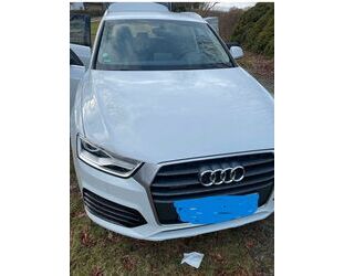 Audi Audi Q3 2.0 TFSI 132kW quattro S tronic sport spor Gebrauchtwagen