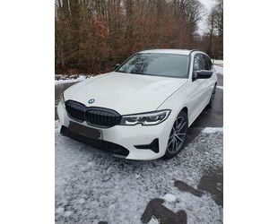 BMW BMW 330d xDrive Touring Advantage Automatic Adva.. Gebrauchtwagen