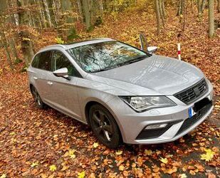 Seat Seat Leon 1.5 TSI 6-Gang AHK NAV PANO BEATS LEDER Gebrauchtwagen