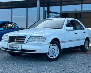 Mercedes-Benz Mercedes-Benz C 180 Elegance *EFH*SHZ*AHK*wenigKm* Gebrauchtwagen