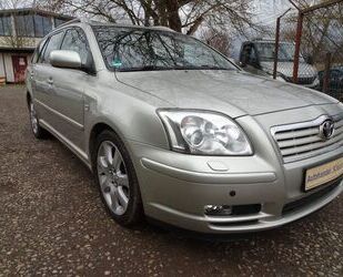 Toyota Toyota Avensis Kombi 2.0 Executive Gebrauchtwagen