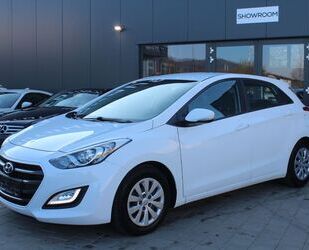 Hyundai Hyundai i30 blue Trend Navi/Sitzheizung/ Gebrauchtwagen