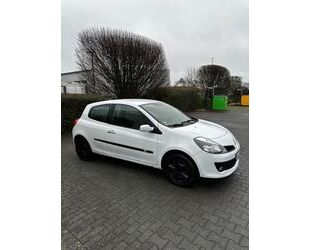 Renault Renault Clio Edition Dynamique 1.6 16V 65kW Editio Gebrauchtwagen