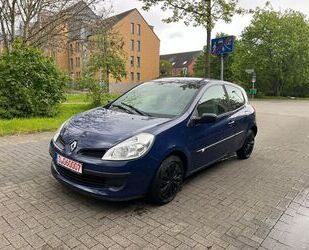 Renault Renault Clio 3 Expression 1.2 16V 55kW Gebrauchtwagen