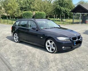 BMW BMW 318i Touring - XENON*PANO*Aut.*AHK*19 Zoll*NAV Gebrauchtwagen