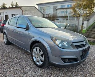 Opel Opel Astra H Lim.*AHK*Klima*Tüv neue*CD Radio* Gebrauchtwagen