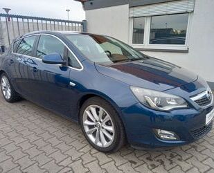 Opel Opel ASTRA LIMO.XENON/AHK/NAVI/SCHECKHEFT/LEDER/A Gebrauchtwagen