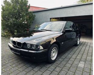 BMW BMW 520i - Schwarz, Xenon, 170ps, 2 ZonenKlima etc Gebrauchtwagen