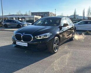 BMW BMW 118i Hatch Sport Line DAB LED WLAN Komfortzg. Gebrauchtwagen