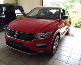 VW Volkswagen T-Roc 1.0 TSI NAVI/AHK/SITZHEIZUNG/PDC Gebrauchtwagen