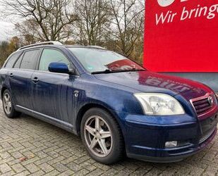 Toyota Toyota Avensis Kombi 2.0 D-4D Travel Gebrauchtwagen