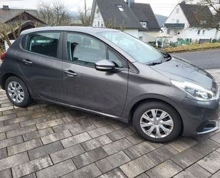 Peugeot Peugeot 208 Active TÜV und INSPEKTION NEU Gebrauchtwagen