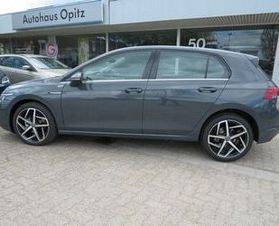 VW Volkswagen Golf VIII 1.5 Style eTSI DSG*18 Zoll,A Gebrauchtwagen