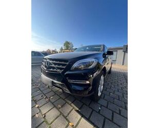 Mercedes-Benz Mercedes-Benz ML 250 BlueTEC 4MATIC /2.Hd/SportPa Gebrauchtwagen