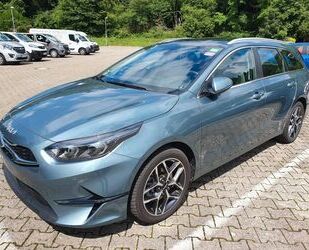 Kia Kia Ceed SW 1.5T Spirit Glasdach/Leder/Technik Gebrauchtwagen