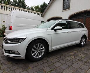 VW Volkswagen Passat Variant DSG 1Hd Navi LED ACC AHK Gebrauchtwagen