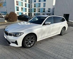 BMW BMW 320 e xDrive Sport Line Touring Gebrauchtwagen