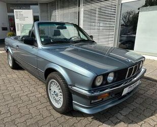 BMW BMW 325i Cabrio aus Familien-Erstbesitz +Scheckhef Gebrauchtwagen