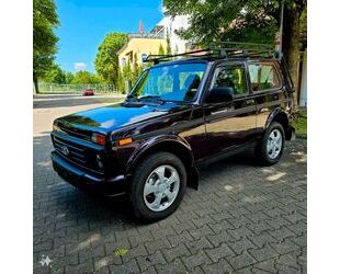 Lada Lada Taiga Urban Plus 4x4 NUR 4TKm Gebrauchtwagen