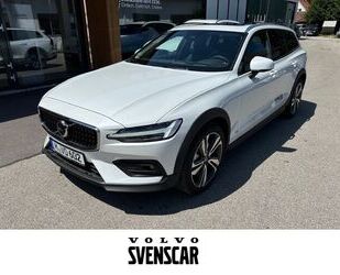 Volvo Volvo V60 Cross Country B5 AWD Ultimate Benzin Cro Gebrauchtwagen