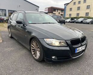 BMW BMW 330d Touring Navi Leder Kamera Xenon Service N Gebrauchtwagen