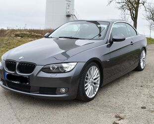 BMW BMW 325i E93 Cabrio 3.0L Scheckheft Xenon Gebrauchtwagen