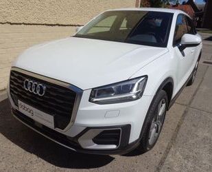 Audi Audi Q2 35 TFSI S tronic design Allwetterreifen Gebrauchtwagen