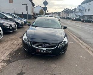 Volvo Volvo S60 D5 NAVI AUTOMATIK LEDER KLIMATRONIC EURO Gebrauchtwagen