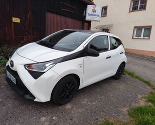 Toyota Toyota Aygo (X) 1,0-l-VVT-i x-business x-business Gebrauchtwagen