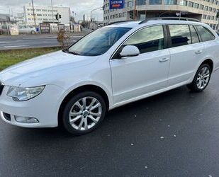 Skoda Skoda Superb Combi Family*Xenon*PDC*Sitzheiz.*Gepf Gebrauchtwagen