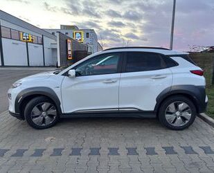 Hyundai Hyundai Kona ELEKTRO 64 kw Batterie Premium Gebrauchtwagen