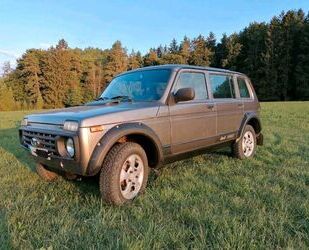 Lada Lada Niva 4x4 Urban 5 Türer Gebrauchtwagen