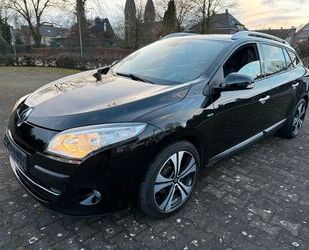 Renault Renault Megane III Grandtour BOSE Edition NAVI*AHK Gebrauchtwagen